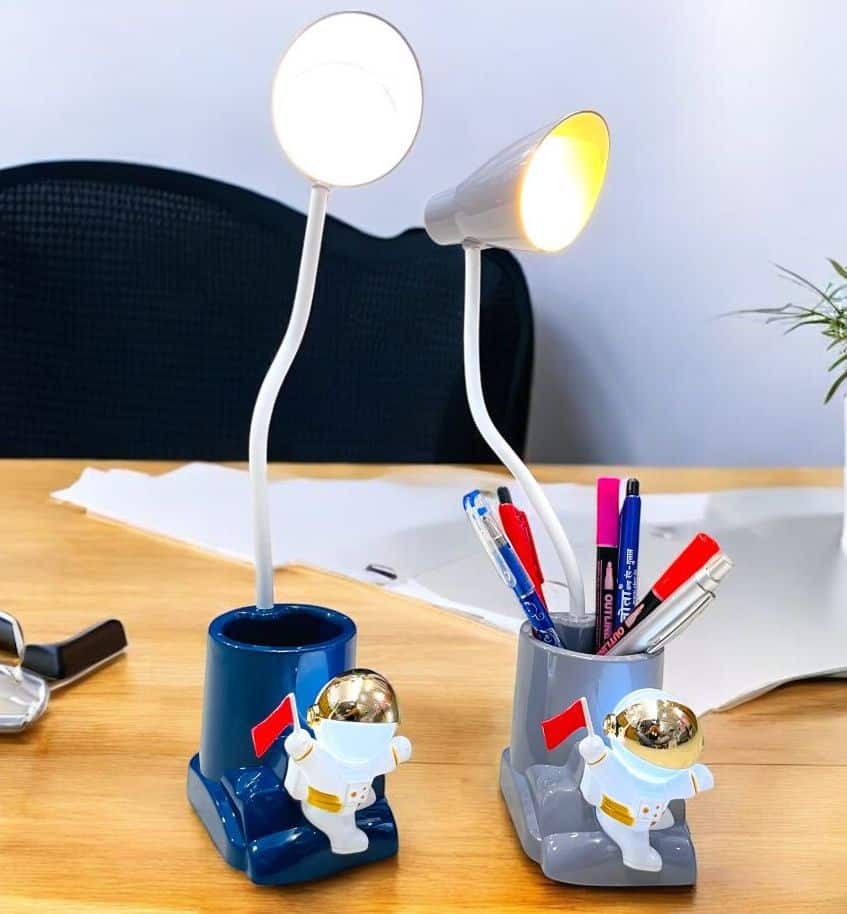 Astronaut Themed Penholder With Dual Lamp - Image 4