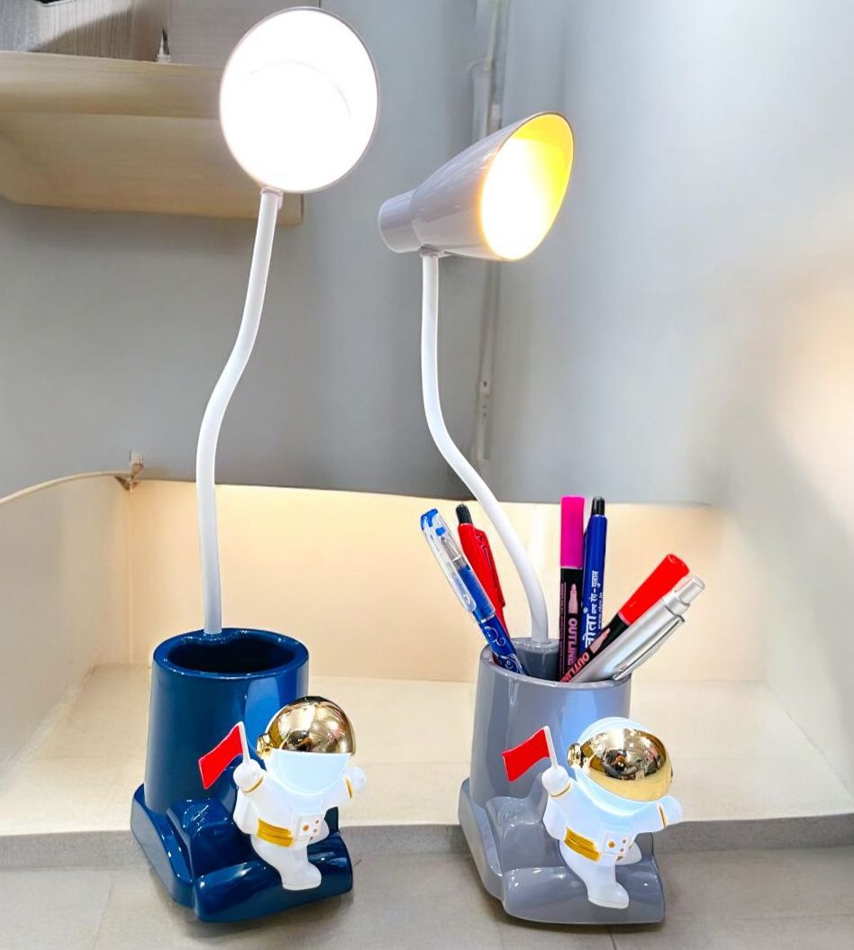 Astronaut Themed Penholder With Dual Lamp - Image 3