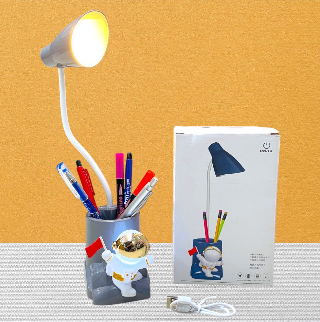 Astronaut Themed Penholder With Dual Lamp - Image 2